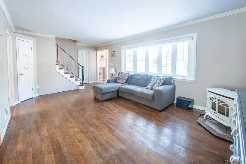 41 Foxhill Road Valhalla NY 10595