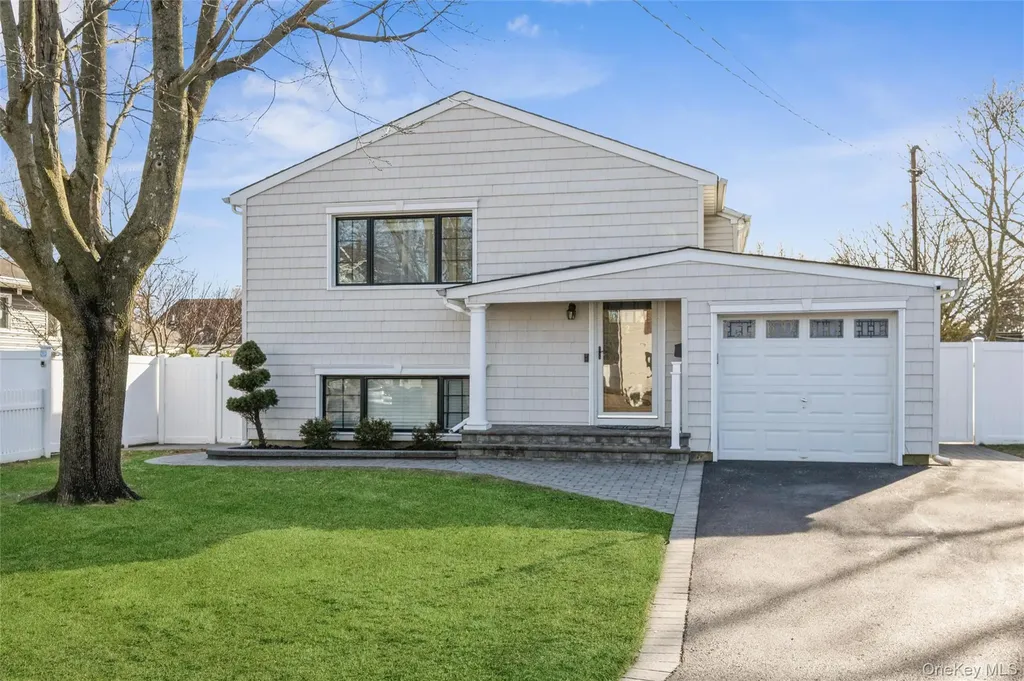 2 Udalia Road West Islip NY 11795