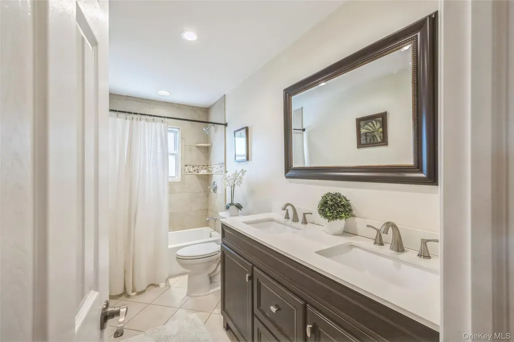 2 Udalia Road West Islip NY 11795