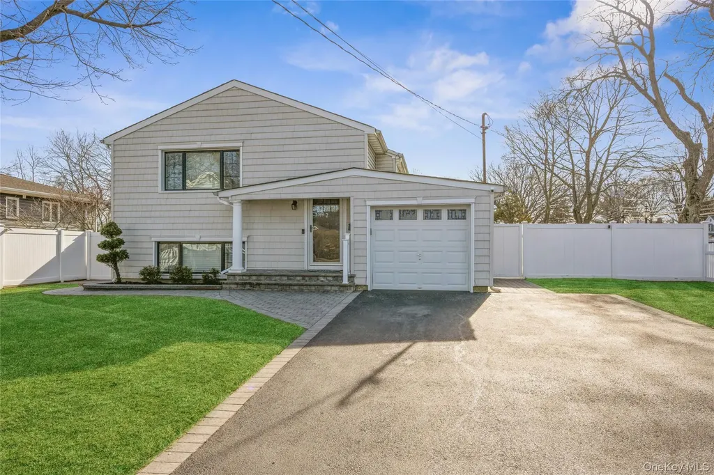 2 Udalia Road West Islip NY 11795