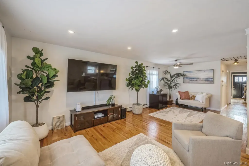 2 Udalia Road West Islip NY 11795