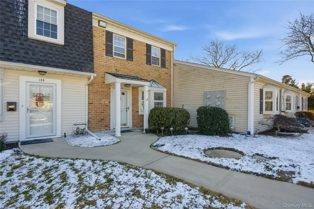 170 Harbor S Amityville NY 11701
