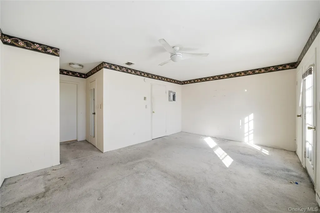 170 Harbor S Amityville NY 11701