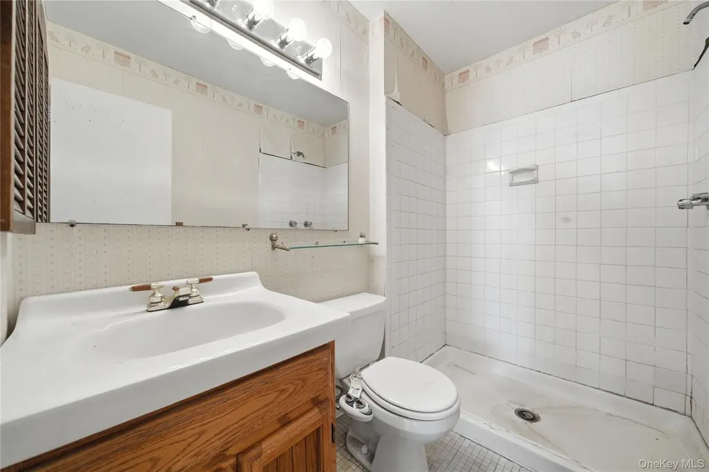 170 Harbor S Amityville NY 11701