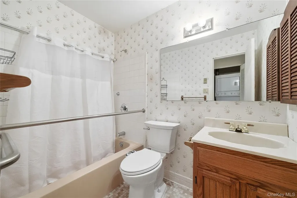 170 Harbor S Amityville NY 11701