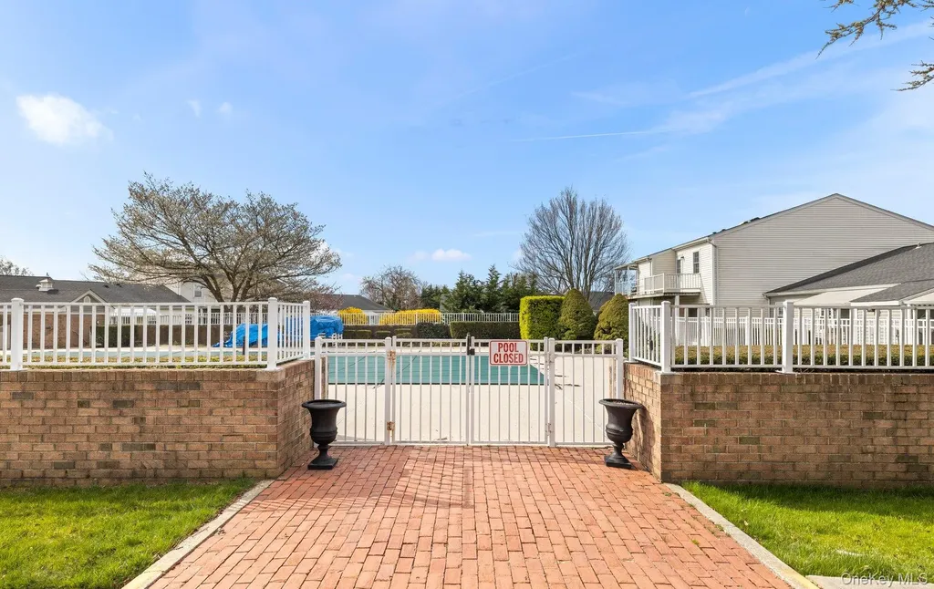 170 Harbor S Amityville NY 11701