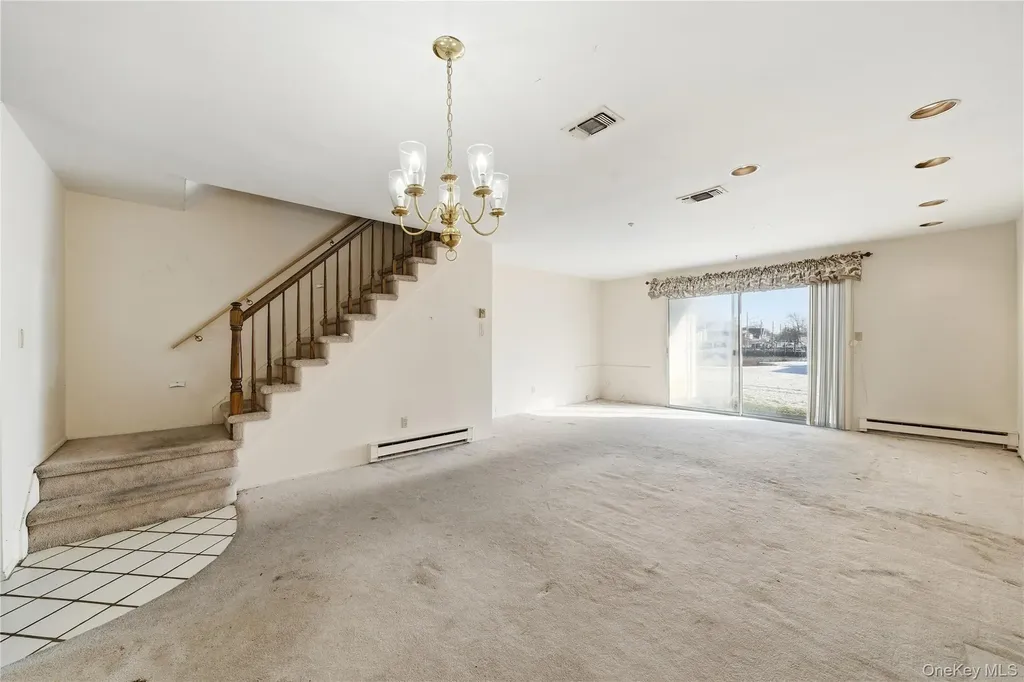 170 Harbor S Amityville NY 11701