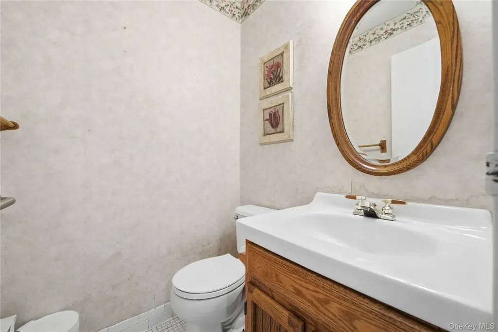 170 Harbor S Amityville NY 11701