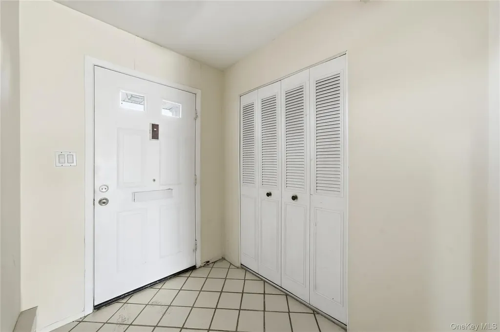 170 Harbor S Amityville NY 11701