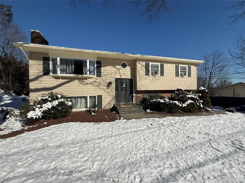 135 Standish Drive Pearl River NY 10965