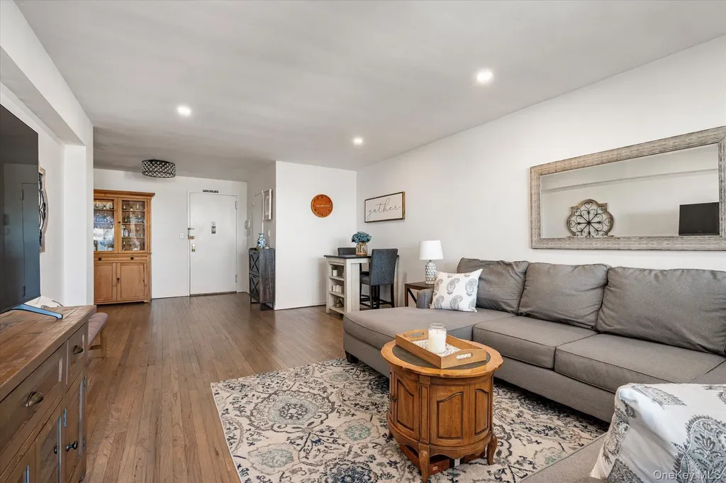 711 Shore Road Long Beach NY 11561