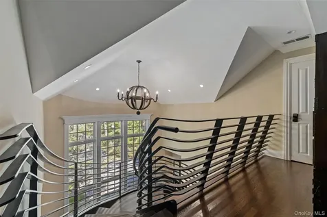 12 Bishop Park Road Pound Ridge NY 10576