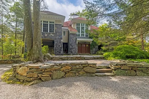 12 Bishop Park Road Pound Ridge NY 10576