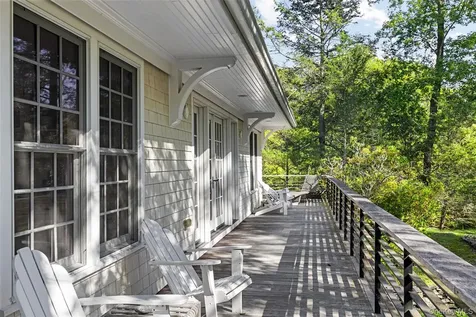 12 Bishop Park Road Pound Ridge NY 10576