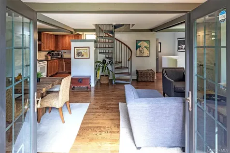 12 Bishop Park Road Pound Ridge NY 10576