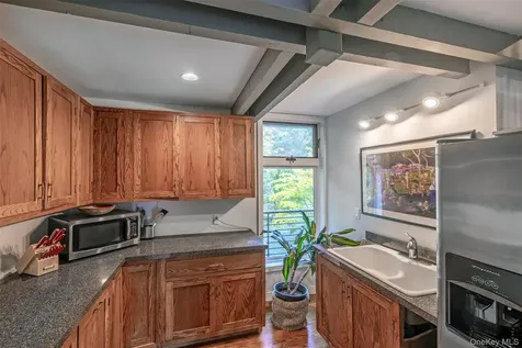 12 Bishop Park Road Pound Ridge NY 10576