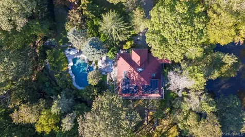 12 Bishop Park Road Pound Ridge NY 10576