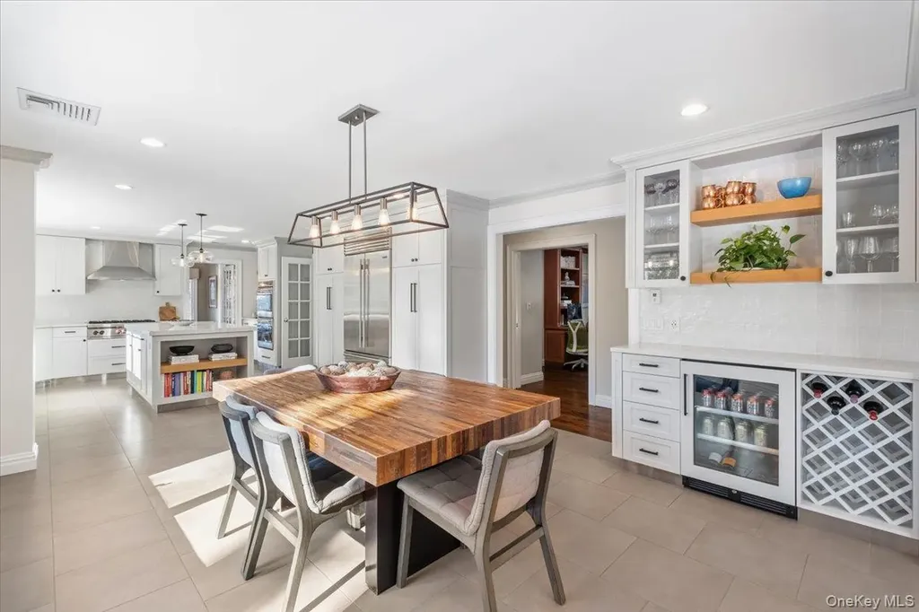 9 Thomas Lane Scarsdale NY 10583