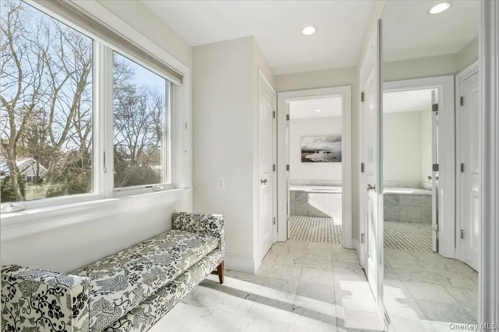 9 Thomas Lane Scarsdale NY 10583