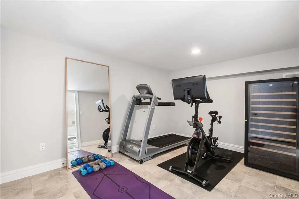 9 Thomas Lane Scarsdale NY 10583