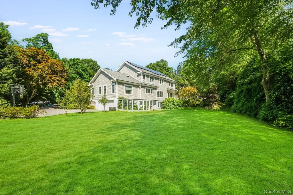 9 Thomas Lane Scarsdale NY 10583