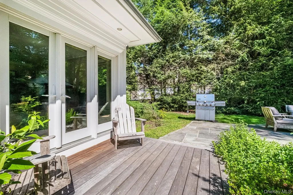 9 Thomas Lane Scarsdale NY 10583