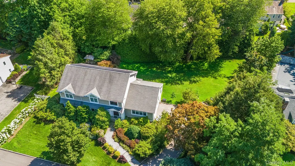 9 Thomas Lane Scarsdale NY 10583