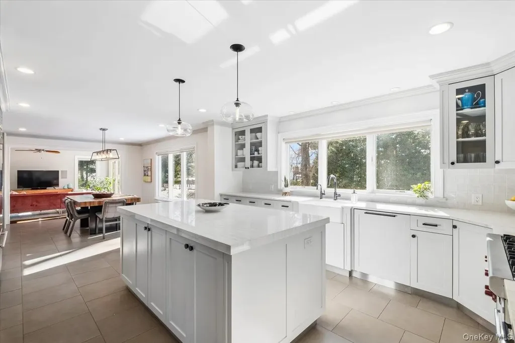 9 Thomas Lane Scarsdale NY 10583