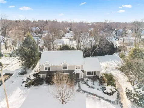 9 Thomas Lane Scarsdale NY 10583
