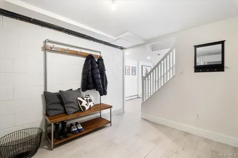 9 Thomas Lane Scarsdale NY 10583