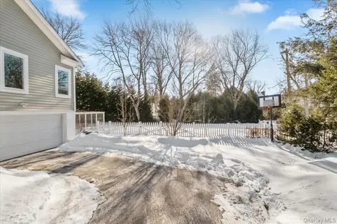 9 Thomas Lane Scarsdale NY 10583