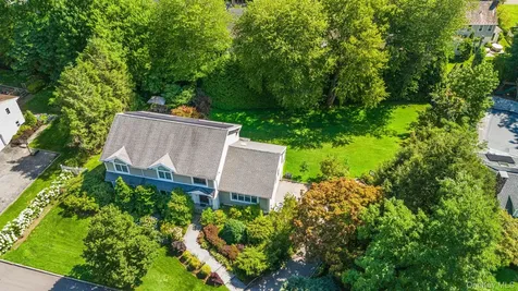 9 Thomas Lane Scarsdale NY 10583