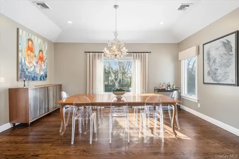 9 Thomas Lane Scarsdale NY 10583