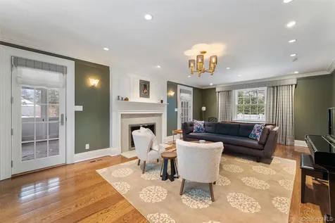 280 N Clayton Road Scarsdale NY 10583