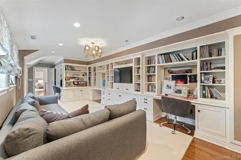 280 N Clayton Road Scarsdale NY 10583