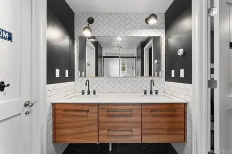 280 N Clayton Road Scarsdale NY 10583