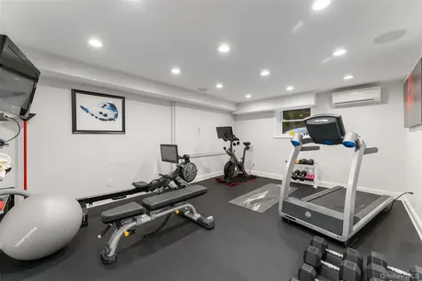 280 N Clayton Road Scarsdale NY 10583