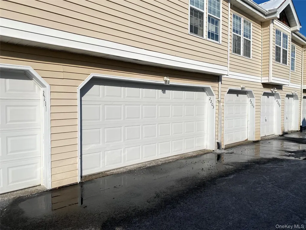 2203 Whispering Hills Chester NY 10918