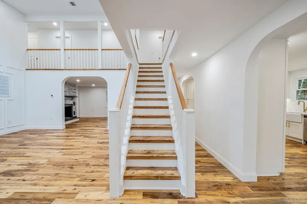 6 Connetquot Drive Oakdale NY 11769