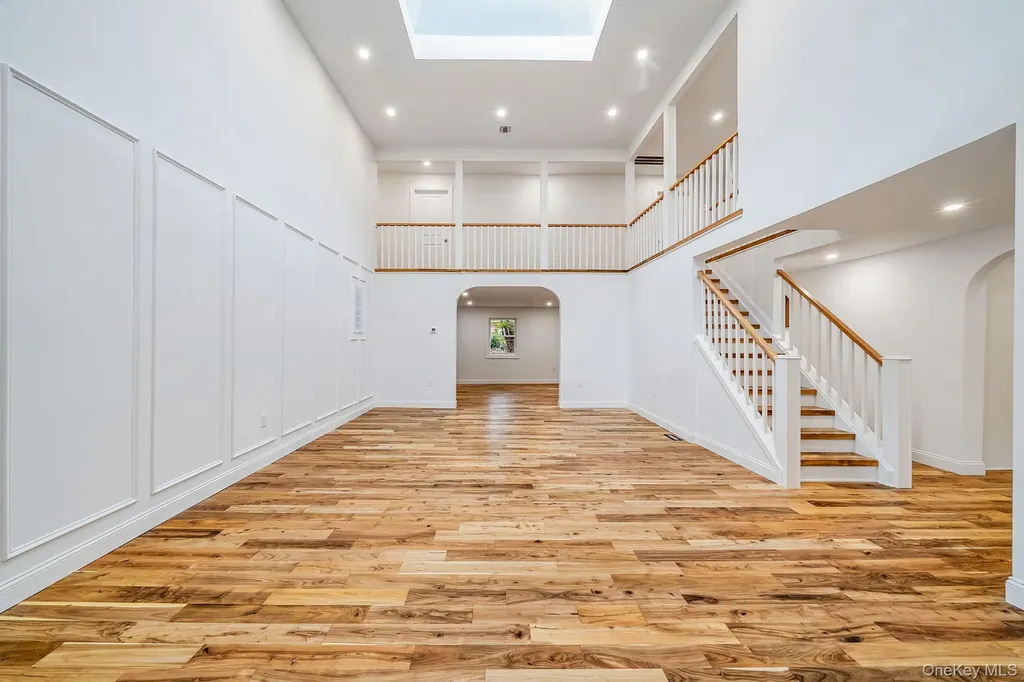 6 Connetquot Drive Oakdale NY 11769