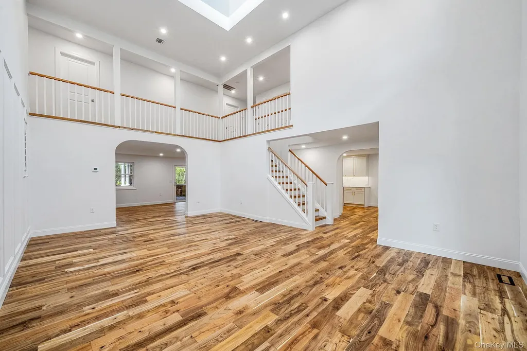 6 Connetquot Drive Oakdale NY 11769