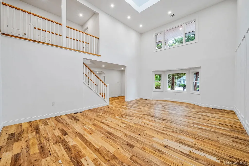 6 Connetquot Drive Oakdale NY 11769