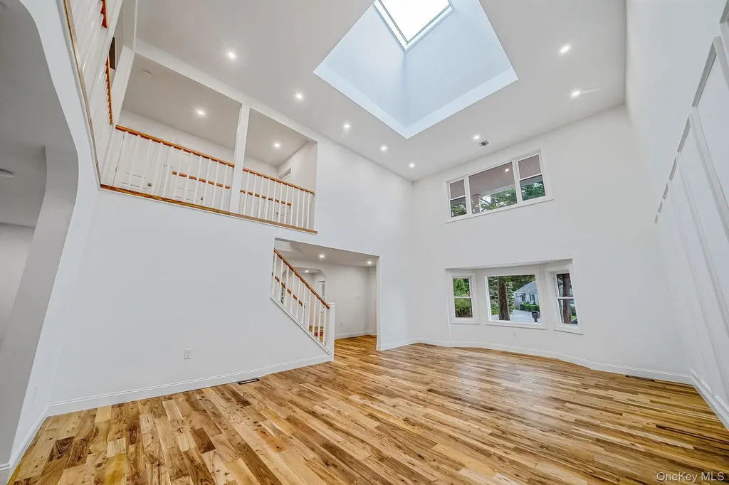 6 Connetquot Drive Oakdale NY 11769