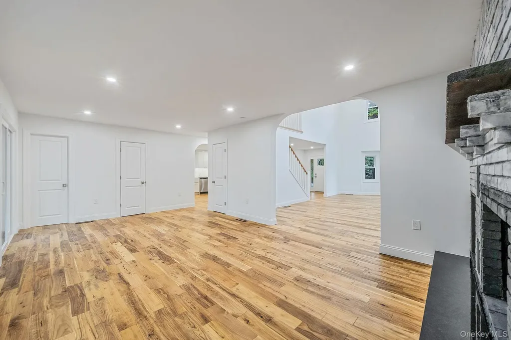 6 Connetquot Drive Oakdale NY 11769
