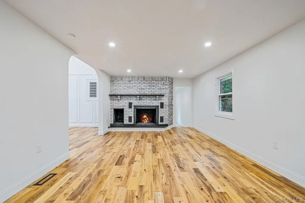 6 Connetquot Drive Oakdale NY 11769