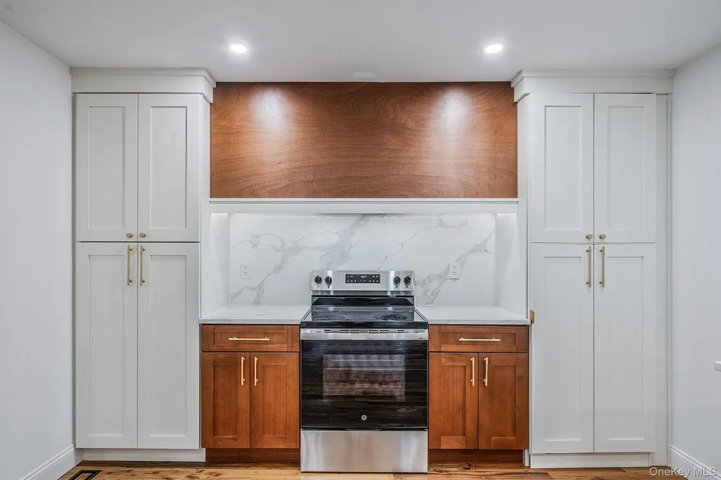 6 Connetquot Drive Oakdale NY 11769