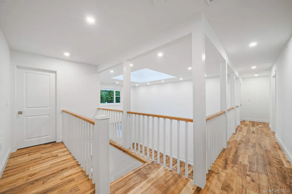 6 Connetquot Drive Oakdale NY 11769
