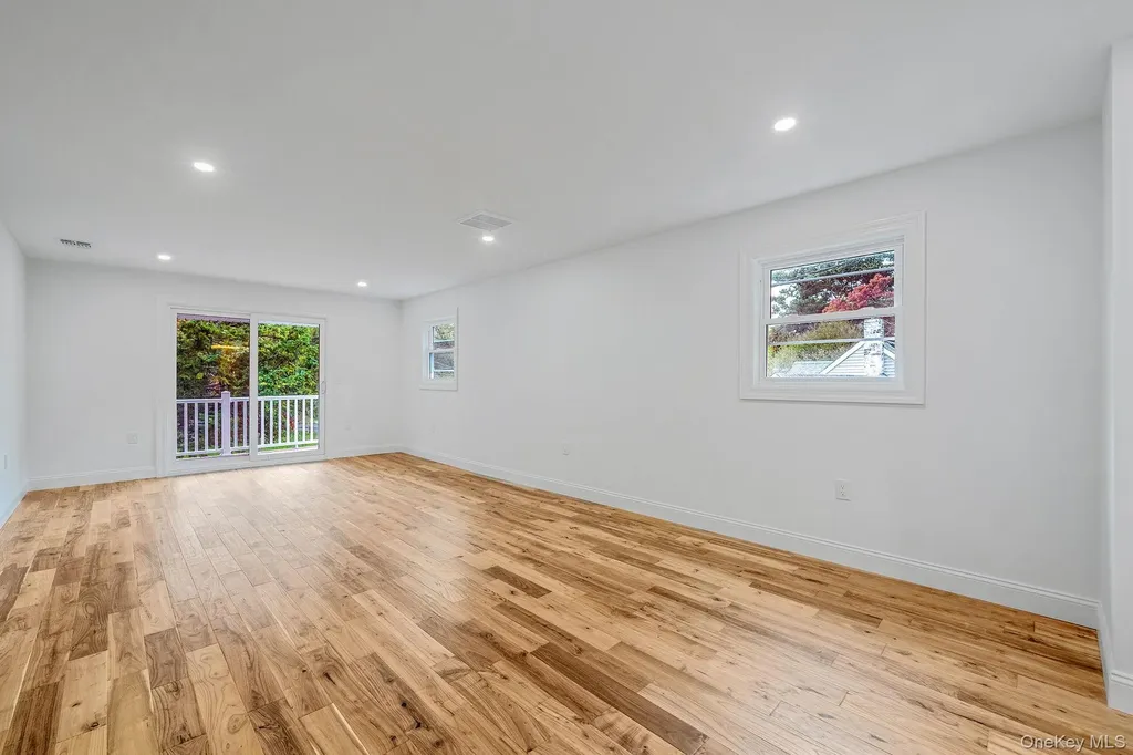 6 Connetquot Drive Oakdale NY 11769