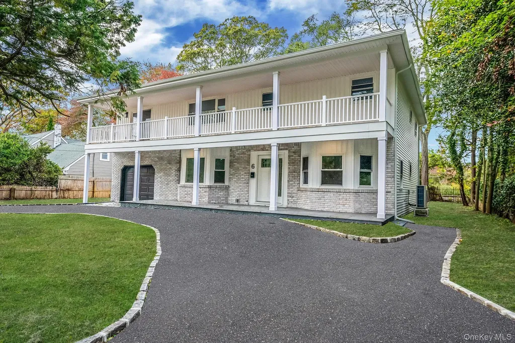 6 Connetquot Drive Oakdale NY 11769