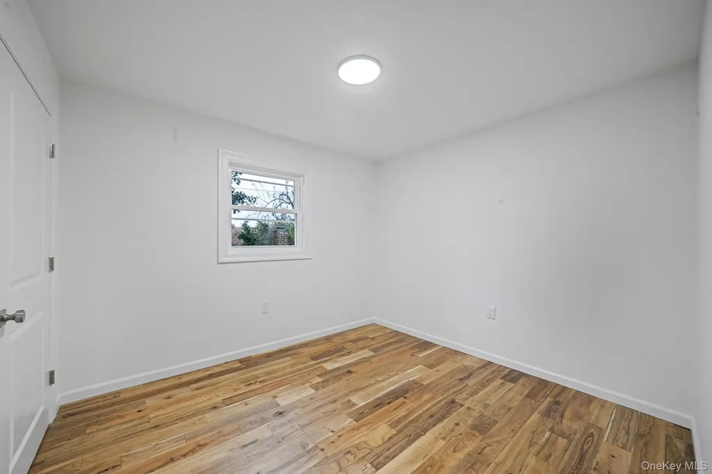 6 Connetquot Drive Oakdale NY 11769